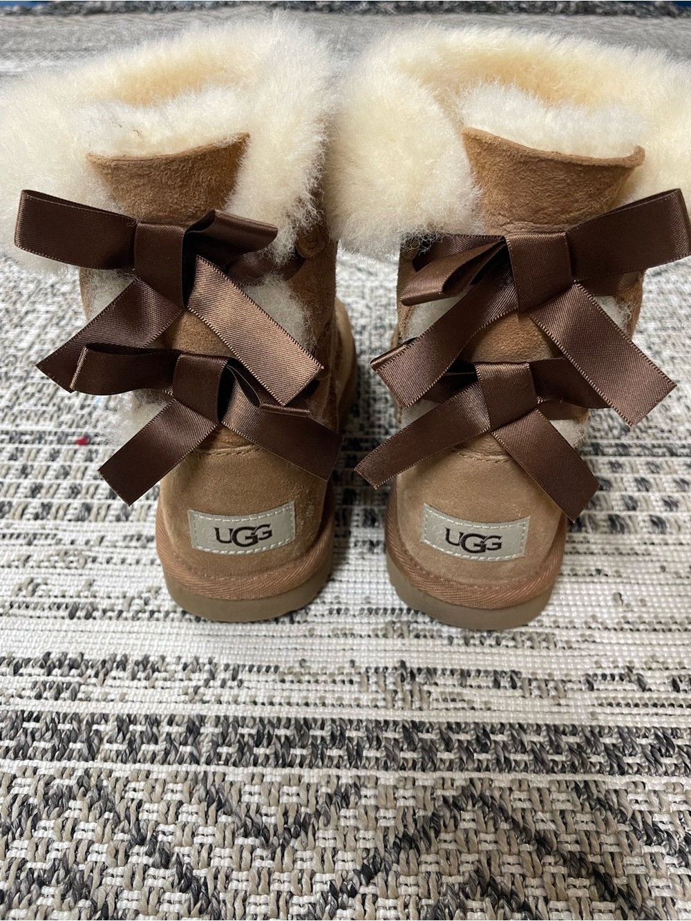 UGG Kids Bailey Bow boots, size 2 girls
